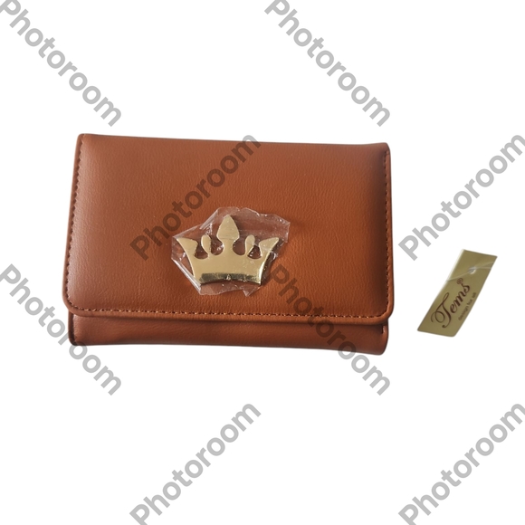 Tems Woman Folded Card Brown Leather Wallet - Picture 1 of 11